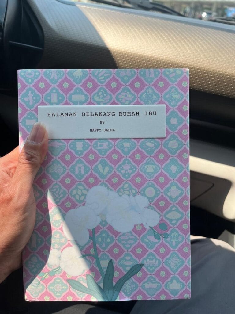halaman belakang rumah ibu cover